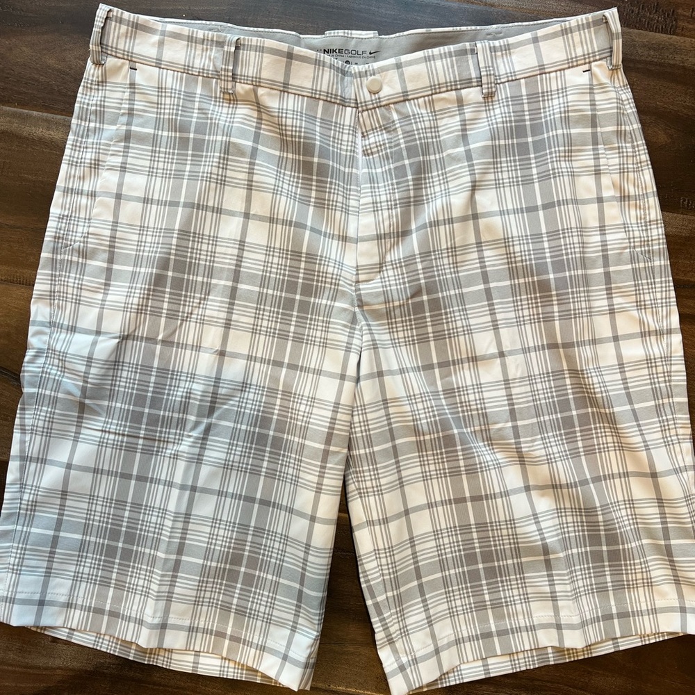 Nike Dri-Fit Men’s Golf Shorts - Size 38 - Color Plaid white and grey